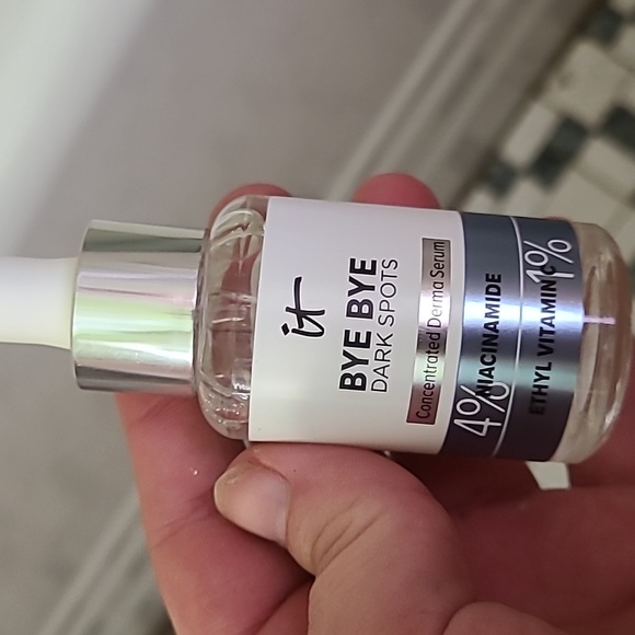 Skincare it cosmetics bundle never opened - Picture 3 of 3